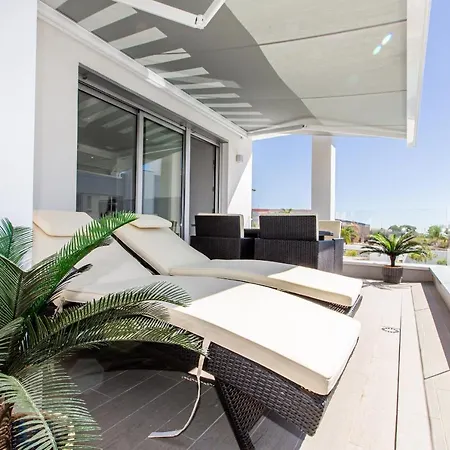 Le Mirage Ph With Awesome Rooftop Terrace! Rdr221 Εστεπόνα